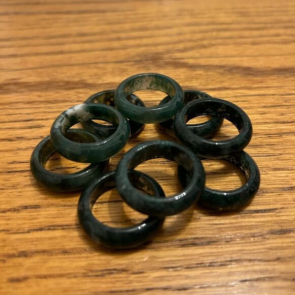 Single Moss / Indian Agate Dark Green Stone Band Ring - Picture 4 of 7